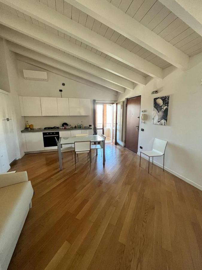 Ferienwohnung Vittoria Al Lago Desenzano del Garda Exterior foto