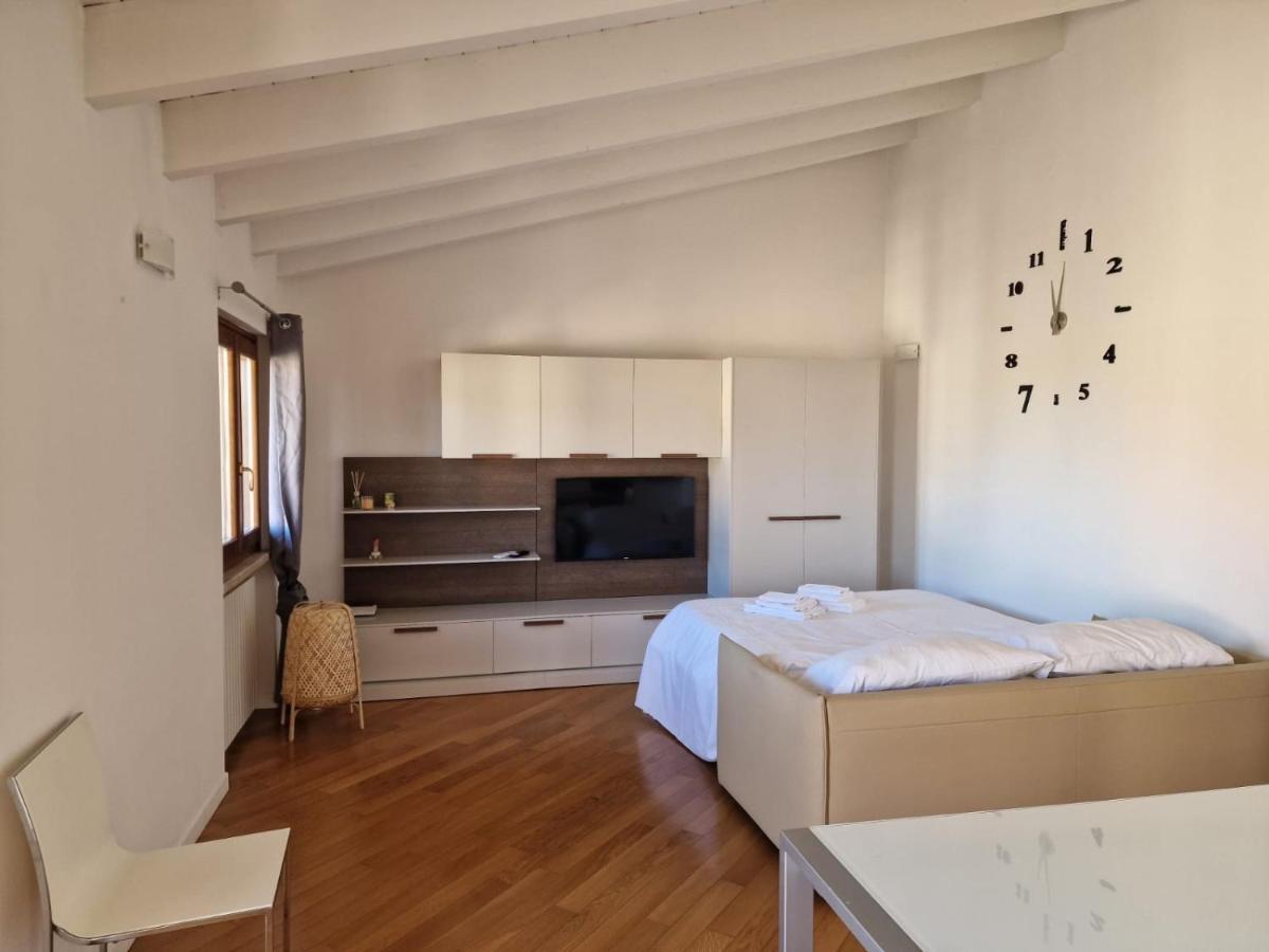 Ferienwohnung Vittoria Al Lago Desenzano del Garda Exterior foto