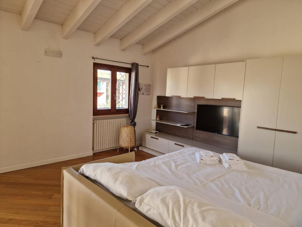Ferienwohnung Vittoria Al Lago Desenzano del Garda Exterior foto
